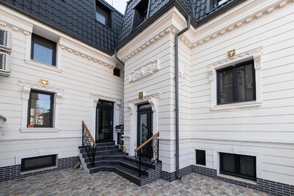 Oasis Historic Central House Бухарест Экстерьер фото