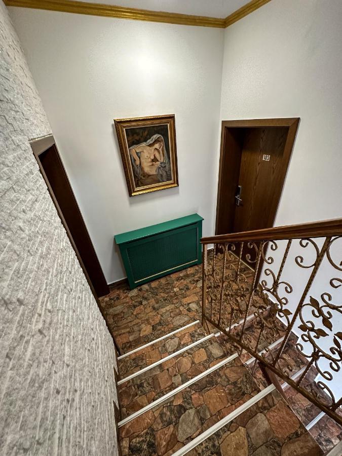 Oasis Historic Central House Бухарест Экстерьер фото